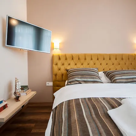 Newway Apartment *