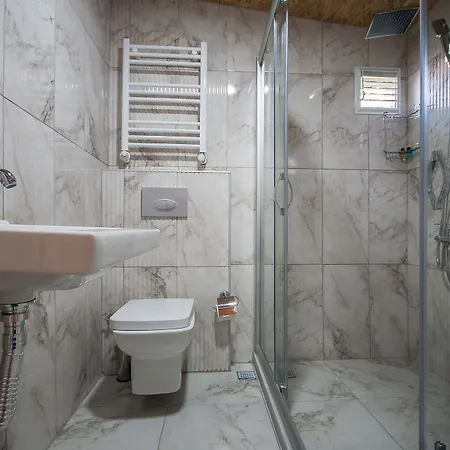 Newway Apartment *